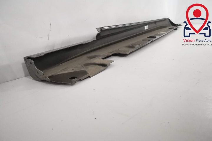 Декоративна лайстна Праг Дясна Оригинална В Добро Състояние Мерцедес-Б