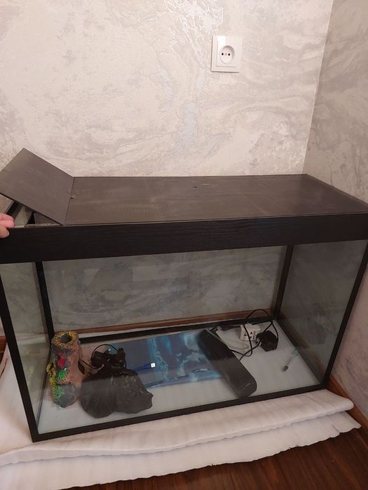 Аквариум  сотилади