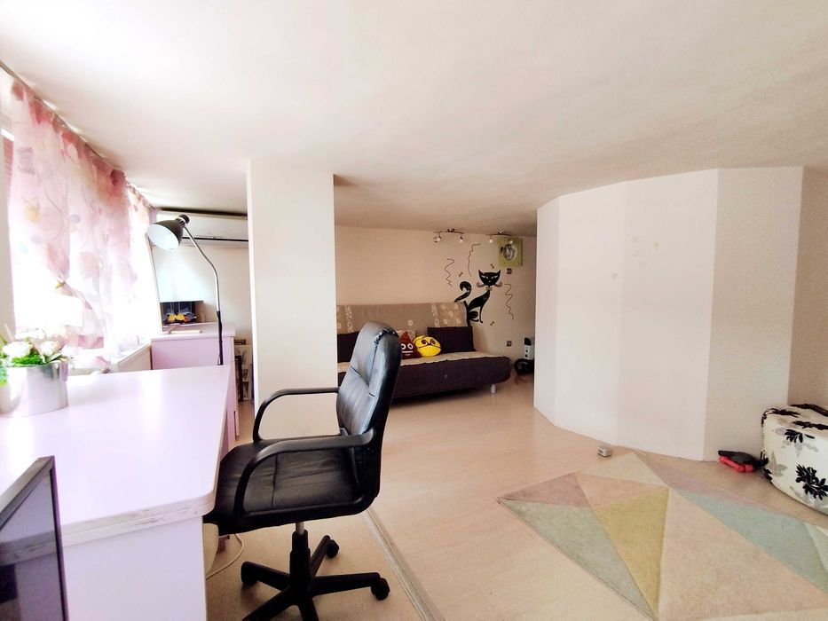 Продава се Тристаен апартамент в Перник, Изток - 98 кв.м за 1939 €/кв.м - Снимка #13