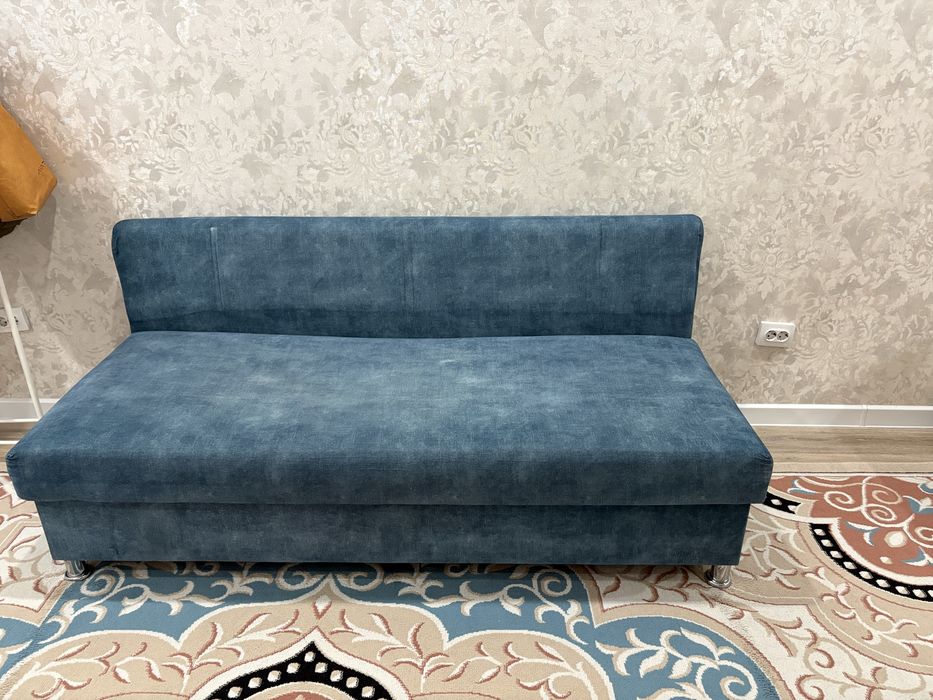 Срочно продам диван