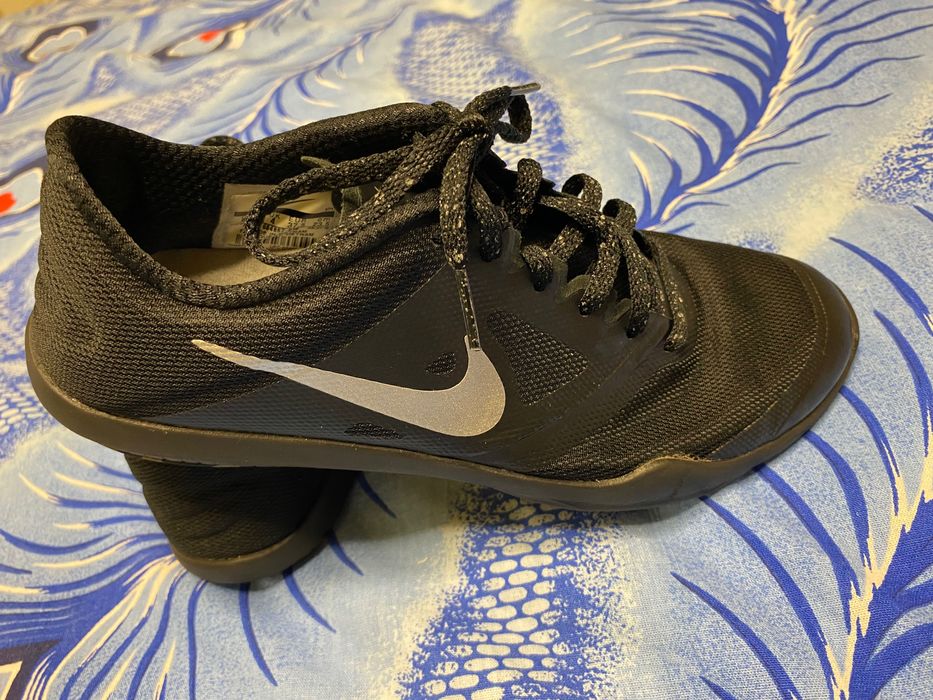 Оригинални дамски маратонки Nike -размер UK 4, EUR 37.5