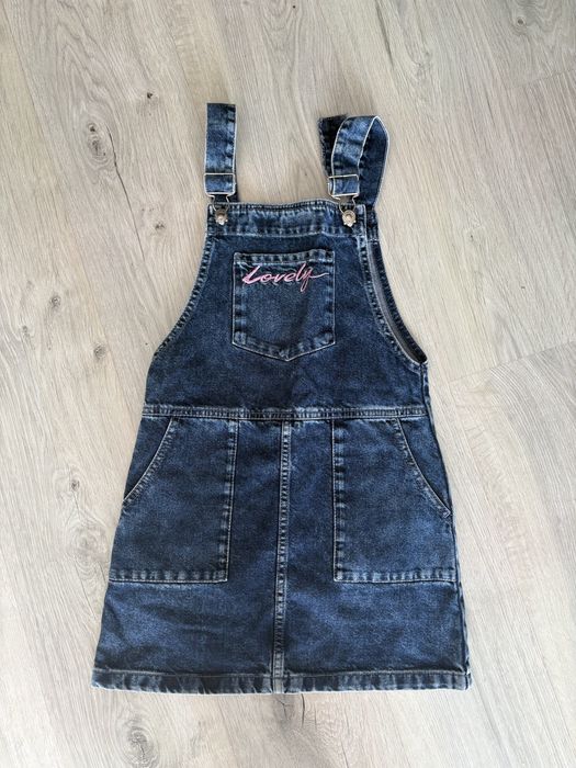 Продам красивые платья на девочку 6-11лет