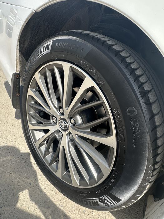 Toyota Camry диска 215/55/17