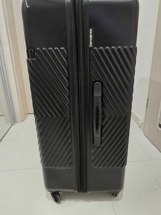 Куфари на Samsonite чисто нови