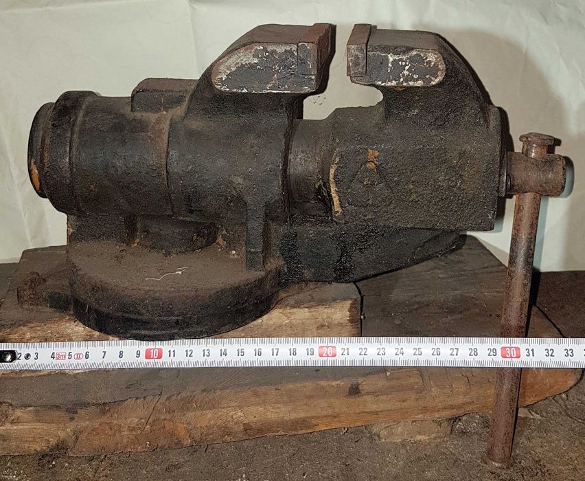 Тиски слесарные СССР