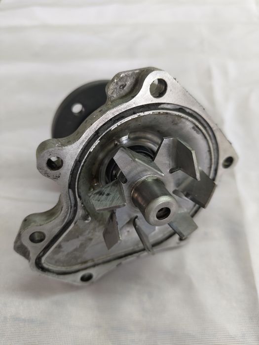 Помпа Estima 2az-fe