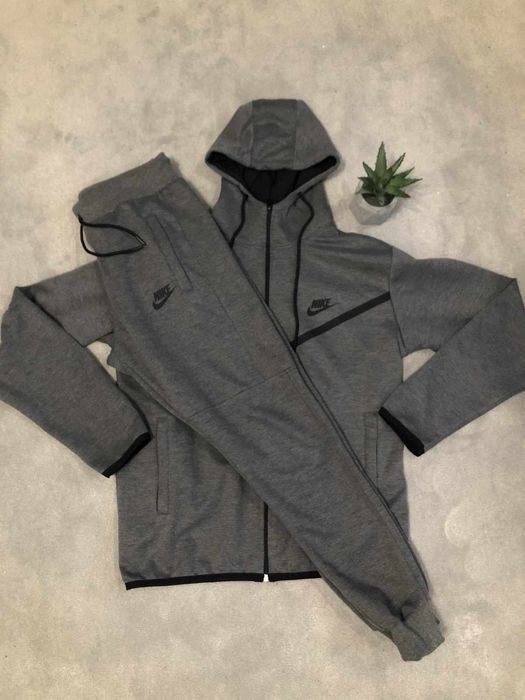 Спортен екип  Tech Fleece размер S/ L/ XL