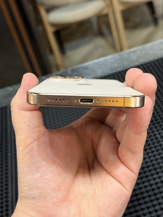 Iphone 16 PRO MAX GOLD + подарок Монитор sanc 144 гц (подарок)