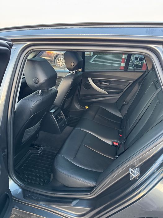 Vand sau schimb BMW f31 320d. 2013. Luna a 7-a.
