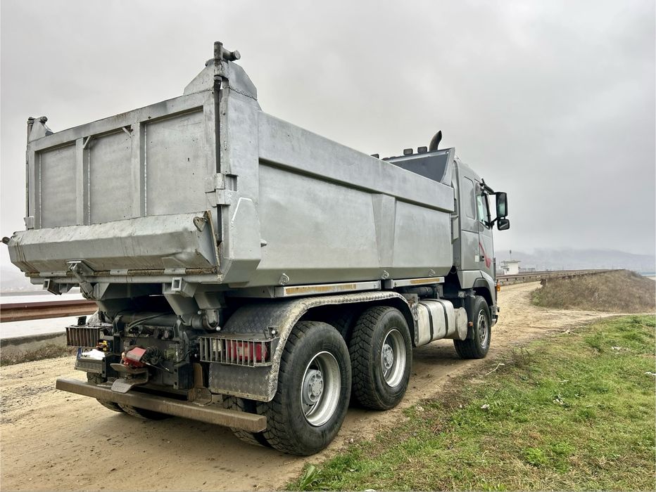 Autobasculanta volvo fh16 6x4,cap tractor