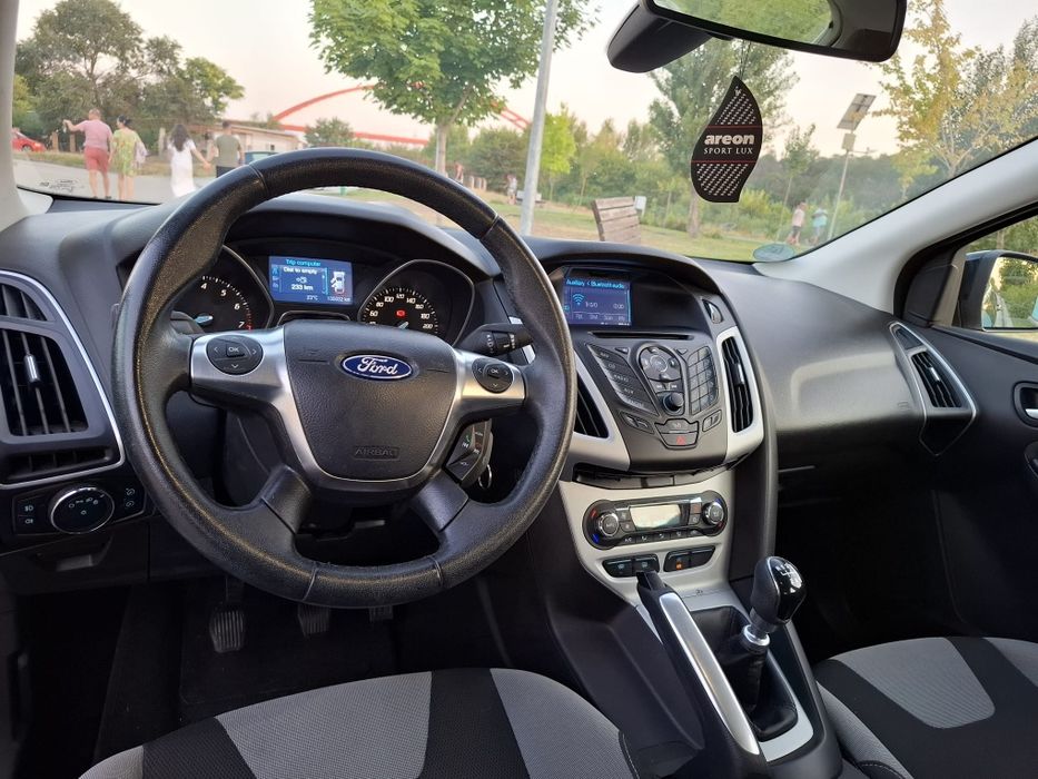 Vând ford focus linie crom