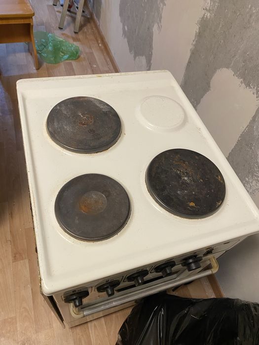 Продам плиту с духовкой