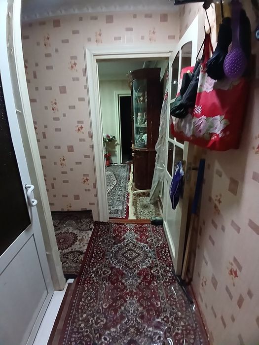 2-х комнатная квартира переделенная в 3-х . Микрорайон 1-остановка