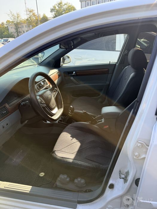 Продам свою Chevrolet Lacetti 2013 года