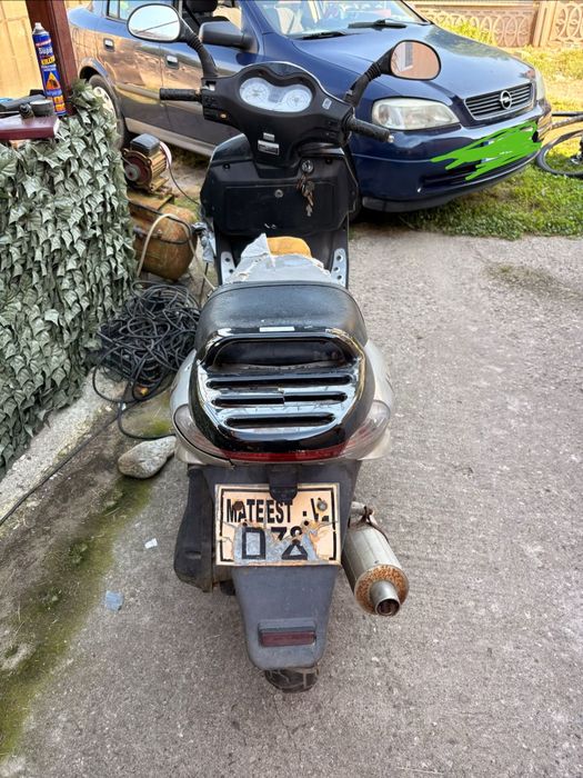 Vând scuter TURBO 125cc 4t cu acte fac și schimb!
