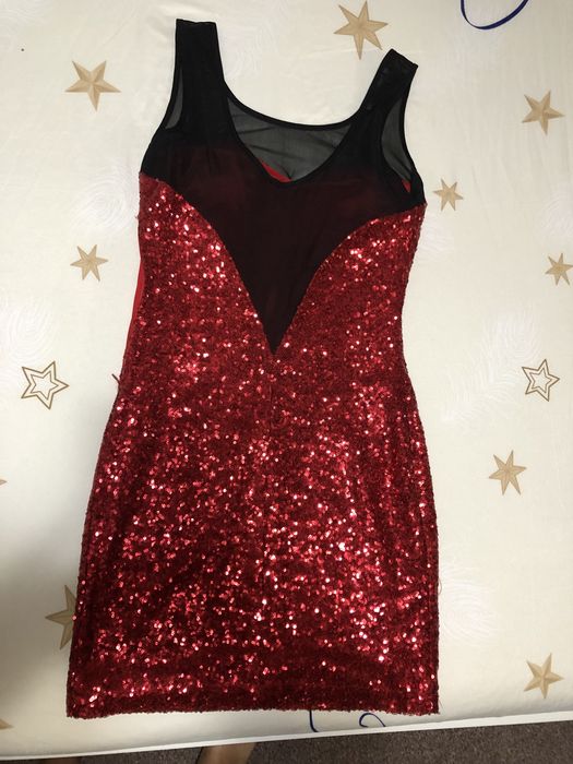 Vand rochita rosie marimea S