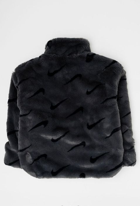 Яке Nike с еко пух