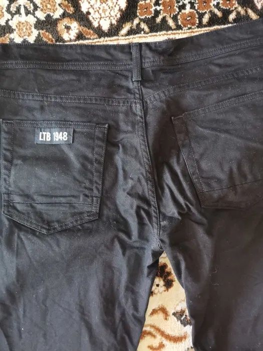 Мъжки дънки и панталони