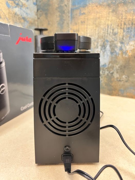 JURA Cool Control 1l. Черен. Охладител за мляко. Почти неупотребяван.