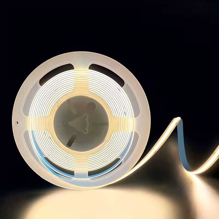 Vând bandă LED Albă, 10m 24V COB, 6000 lumeni, 320 LED-uri per metru