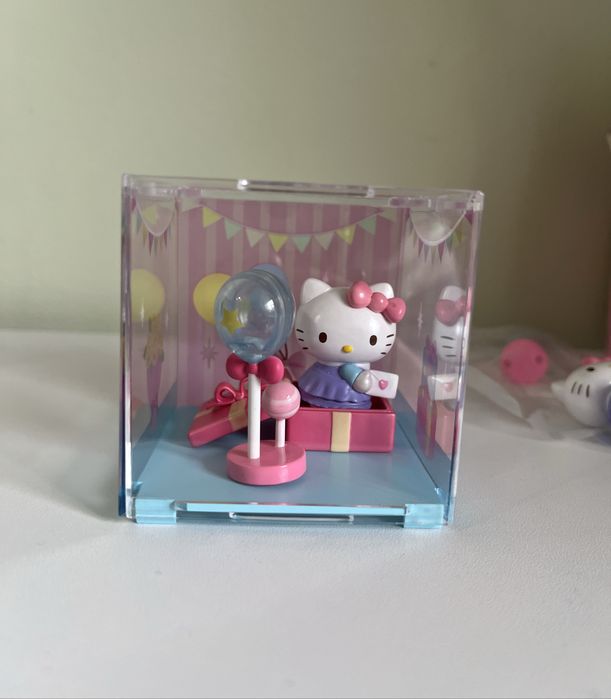 Игрушки фигурки Hello kitty