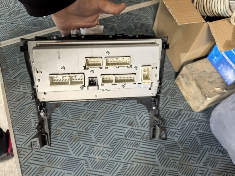 Продам магнитолу camry 50 европеец