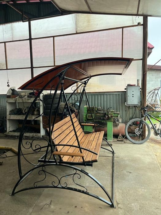 Беседка качеля для  сада и во двор