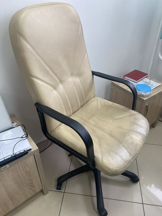 Продам кресло офисное