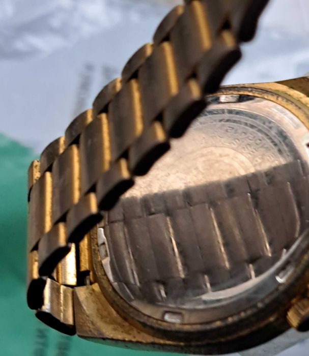 Часовник Filip Persio - кварц работи