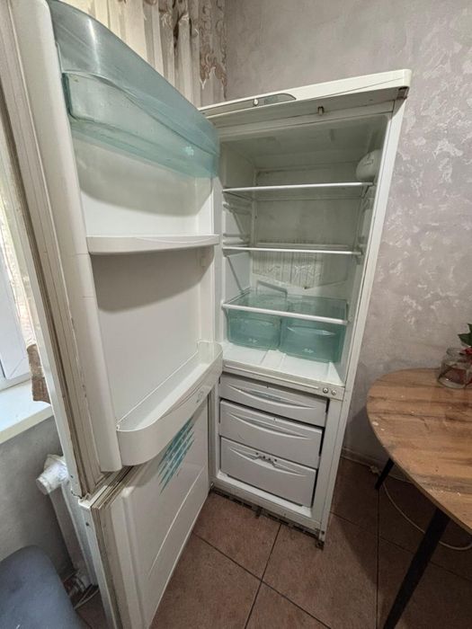 Продам холодильник