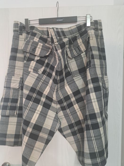 Pantaloni scurți  mas 54