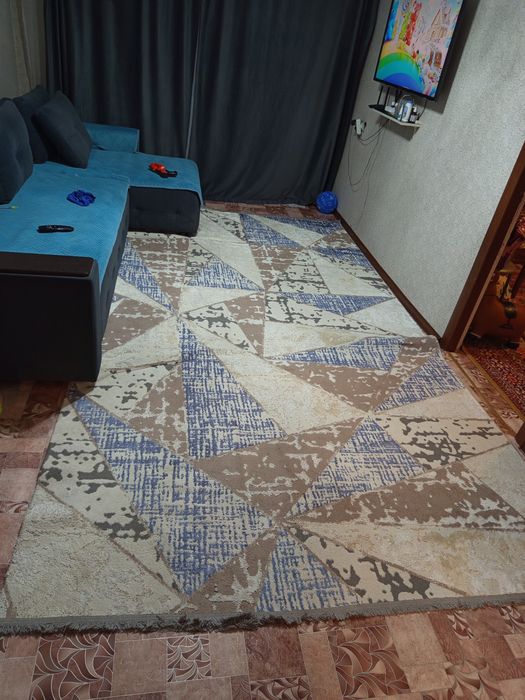 Продам ковер в отличном состоянии