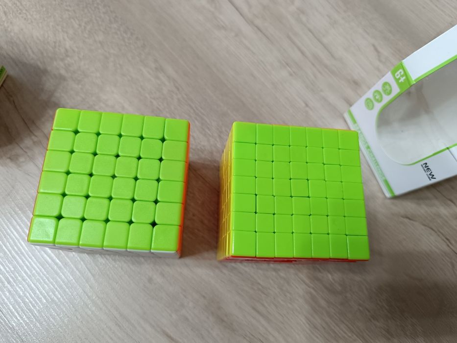 Разные кубики Рубика