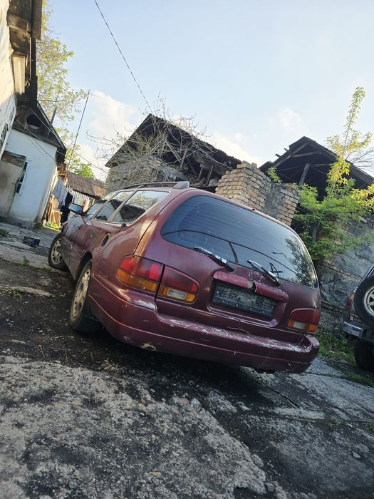 Срочно  Продам Toyota Scepter.