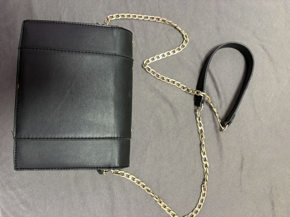 Черна кожена чанта