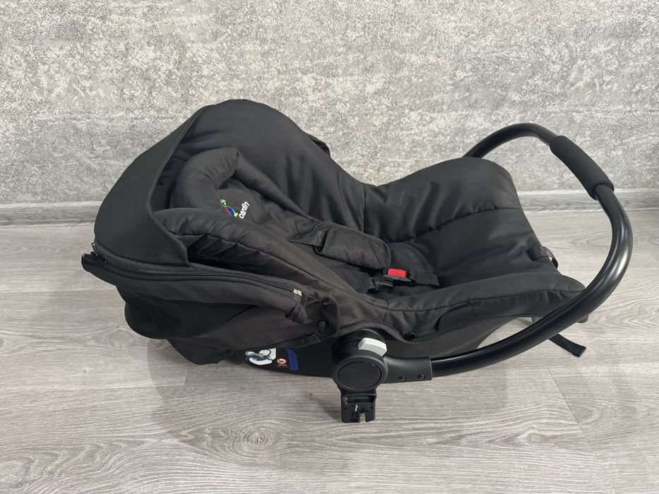 Детское автокресло pierre cardin (новое)