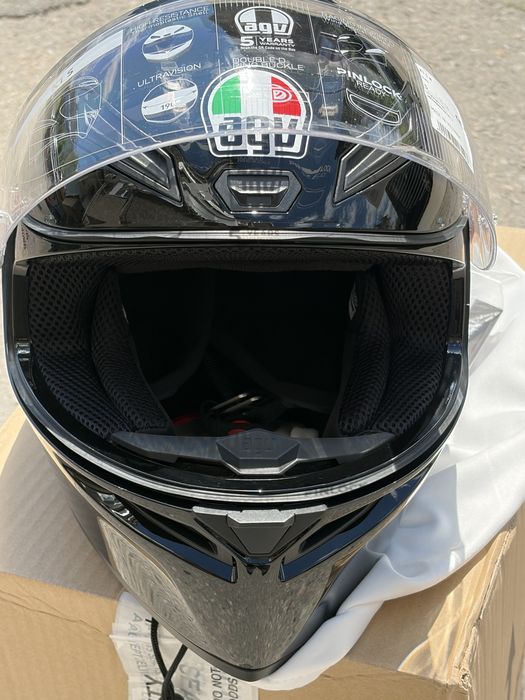 нова каска AGV K1 s размер S черен гланц