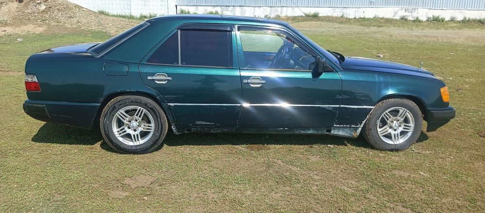 Продам Мерседес W124