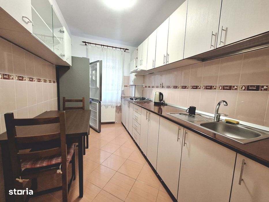 Apartament la etaj intermediar, 48 mp, balcon, zona JYSK, Floresti