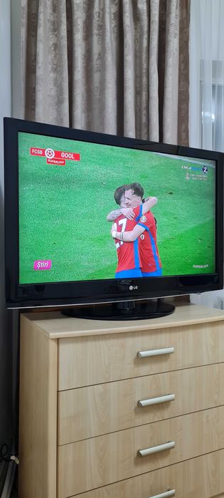 TV LG 42 LD  (109cm)
