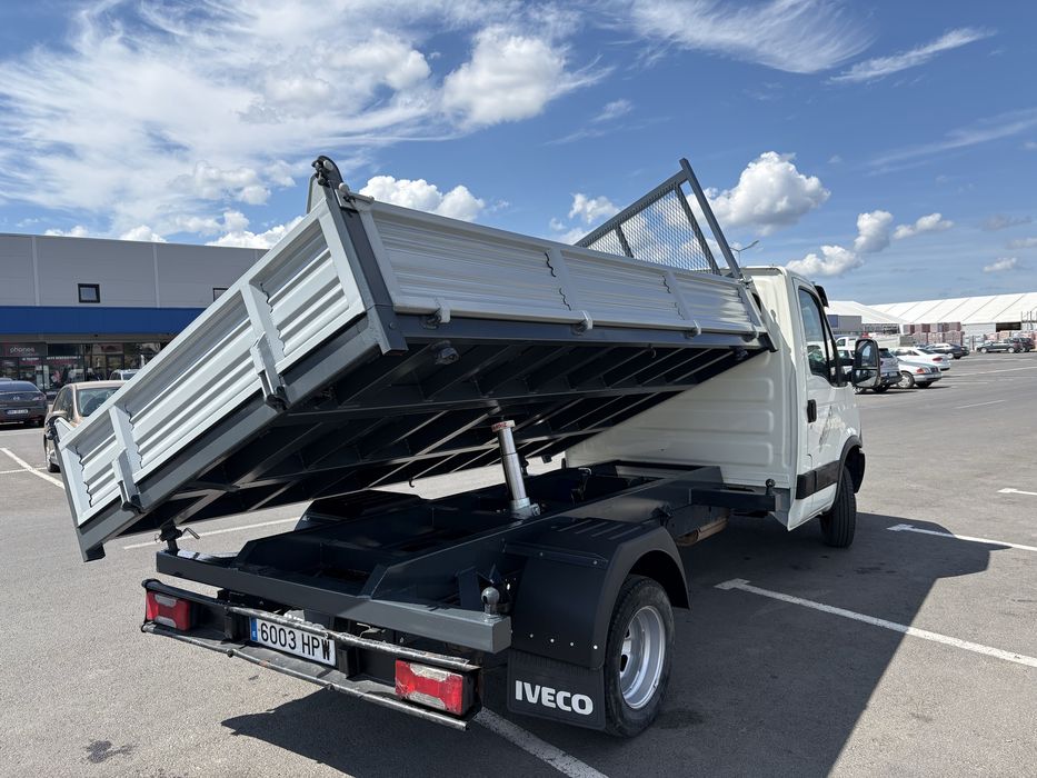 Iveco Daily 35C17 basculabil pe 3 parti, clima , an 2013, Spania