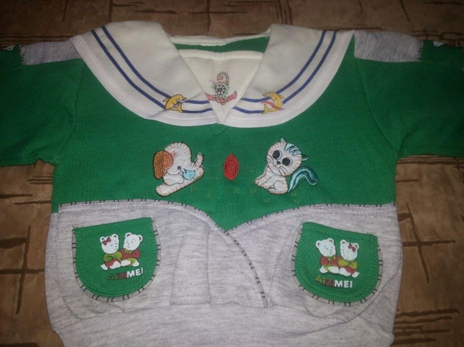 Костюмчик детский от 6 мес-ев до года