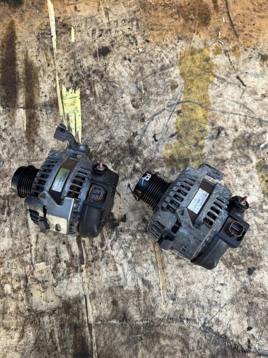 Привозной генератор Toyota 2AZ-FE.