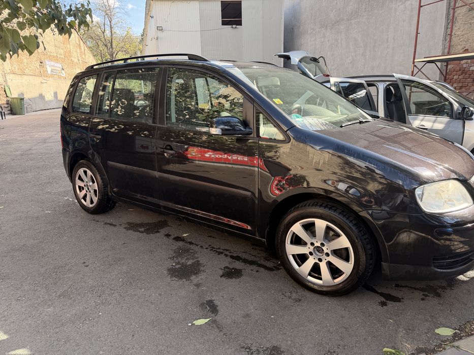 VW Touran 1.6 FSI