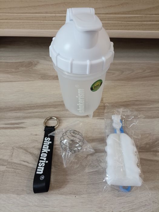 Шейкер в форме дуги 500 мл.