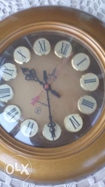 Стар стенен часовник - електро-механичен