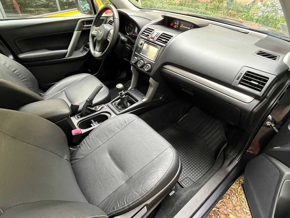 Vand Subaru Forester, model 2013-D,consum 6,2l/100 km.