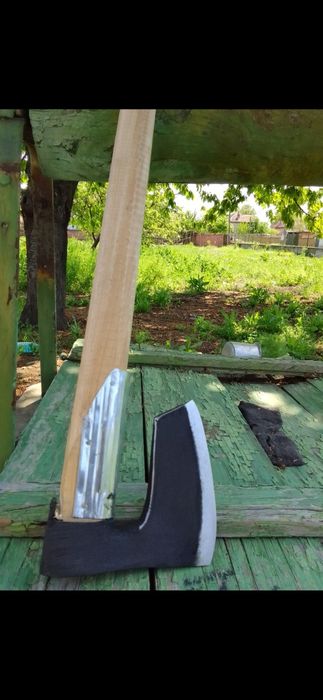 Ковани брадви ресиорна стомана 65г