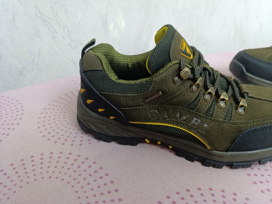 Продается обувь,оригинал получали по почте из заграницы,осень зима