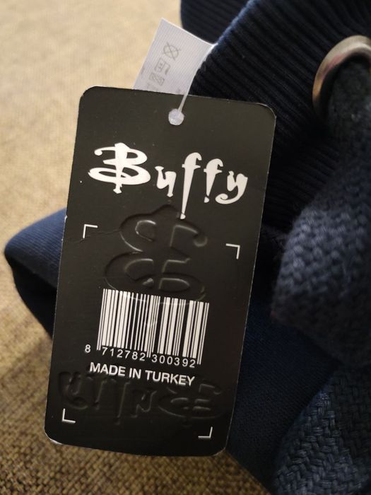 Спортивный женский костюм